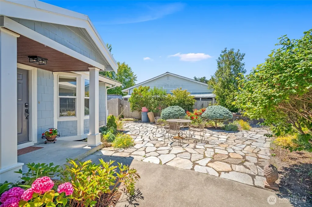 8142 Cowichan Road Blaine WA 98230