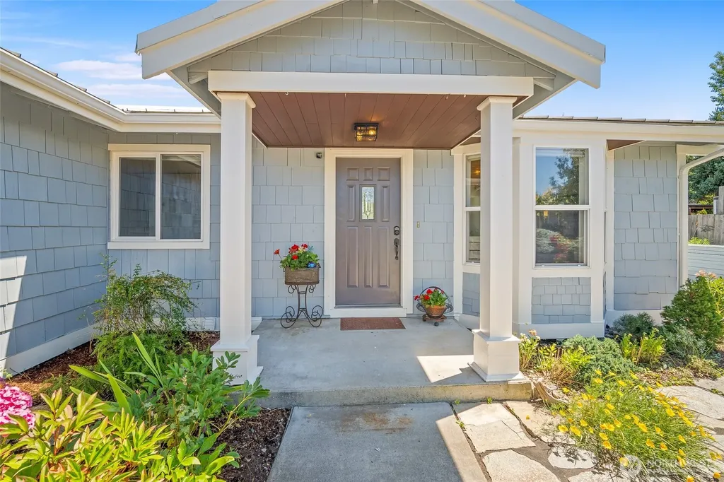 8142 Cowichan Road Blaine WA 98230
