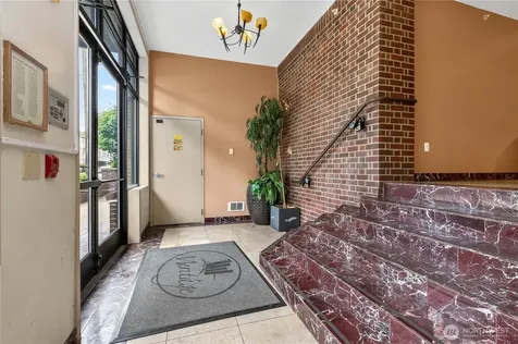 124 Bellevue Avenue E Seattle WA 98102