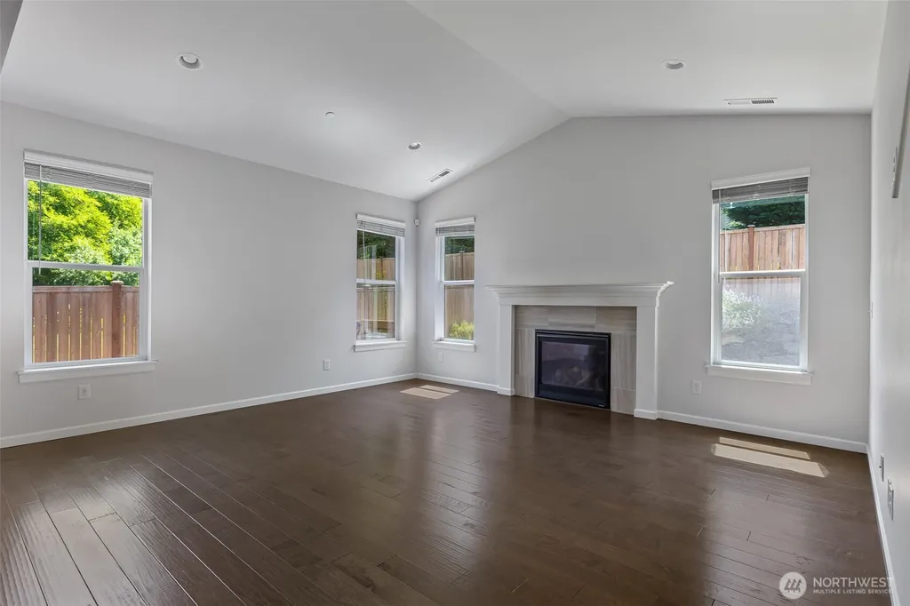 1108 25th Avenue Ct SW Puyallup WA 98371