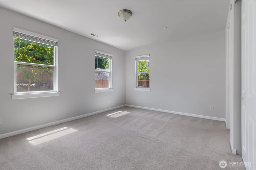 1108 25th Avenue Ct SW Puyallup WA 98371