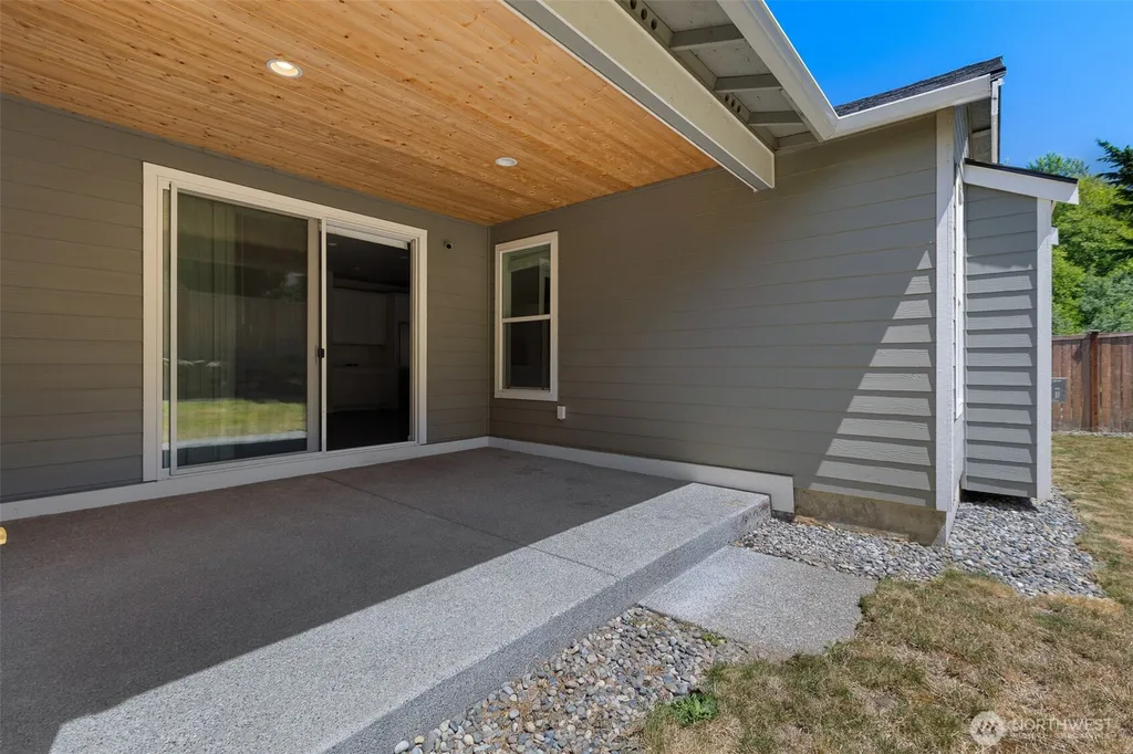 1108 25th Avenue Ct SW Puyallup WA 98371