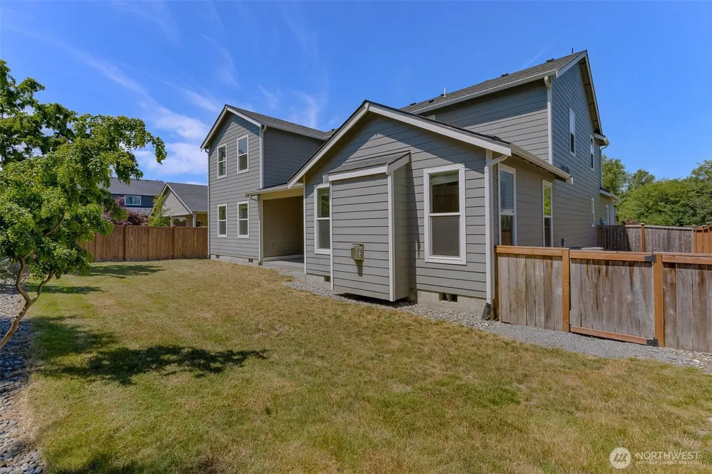 1108 25th Avenue Ct SW Puyallup WA 98371