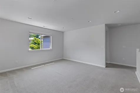 1108 25th Avenue Ct SW Puyallup WA 98371