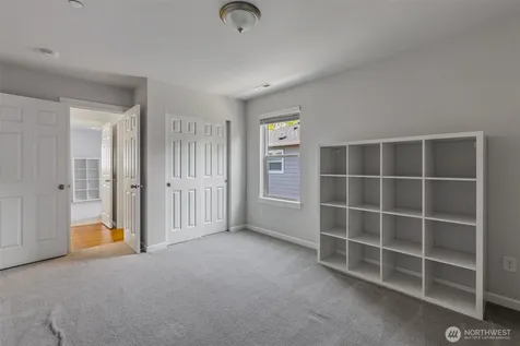 1108 25th Avenue Ct SW Puyallup WA 98371