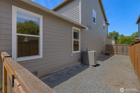1108 25th Avenue Ct SW Puyallup WA 98371