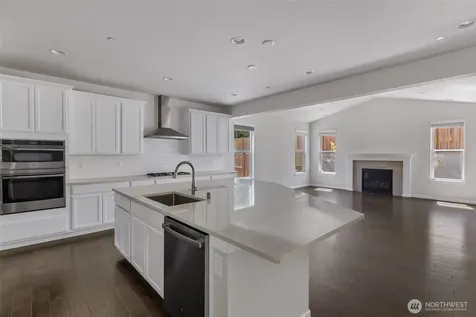 1108 25th Avenue Ct SW Puyallup WA 98371