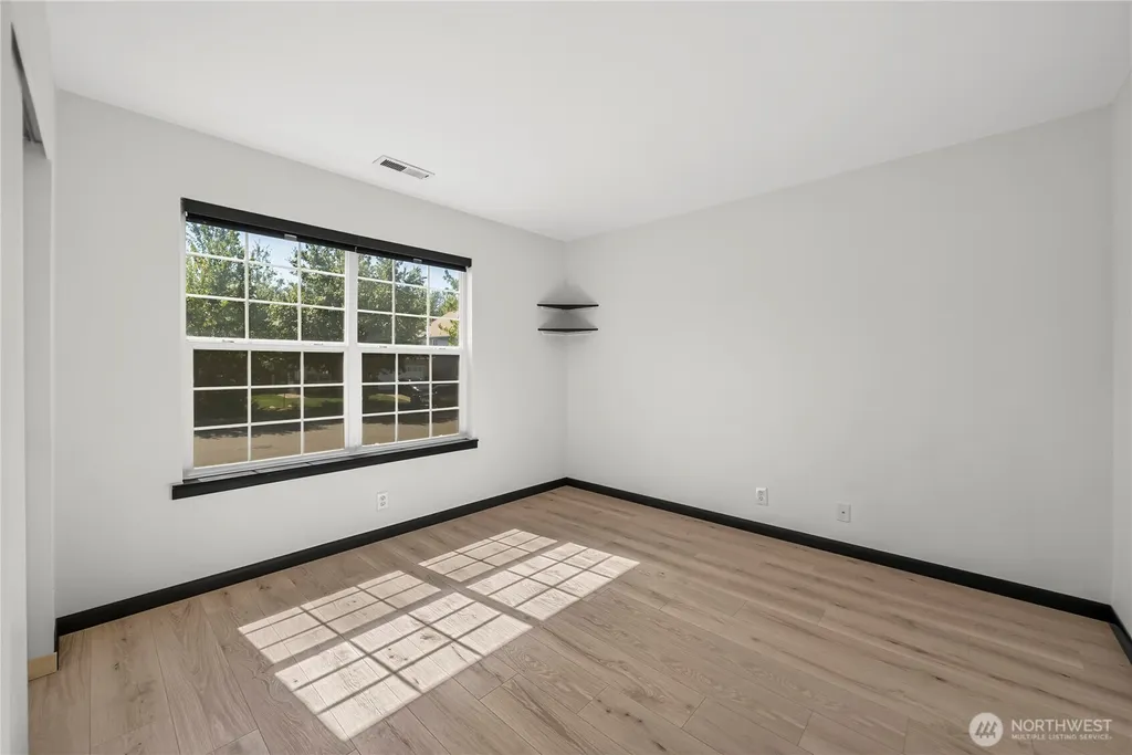 903 Williams Street NW Orting WA 98360