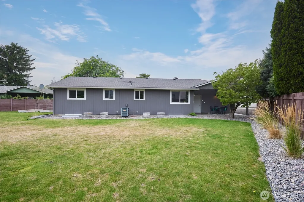 1266 SE Independence Drive College Place WA 99324