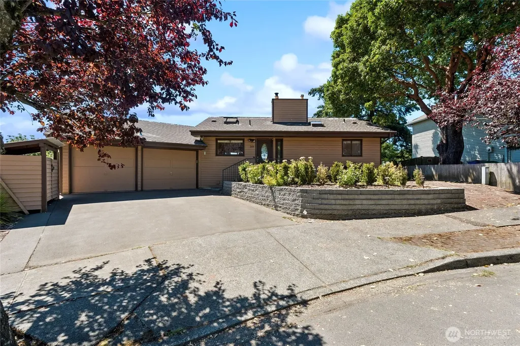 2610 NE 5th Court Renton WA 98056