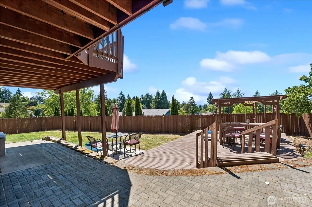 2610 NE 5th Court Renton WA 98056