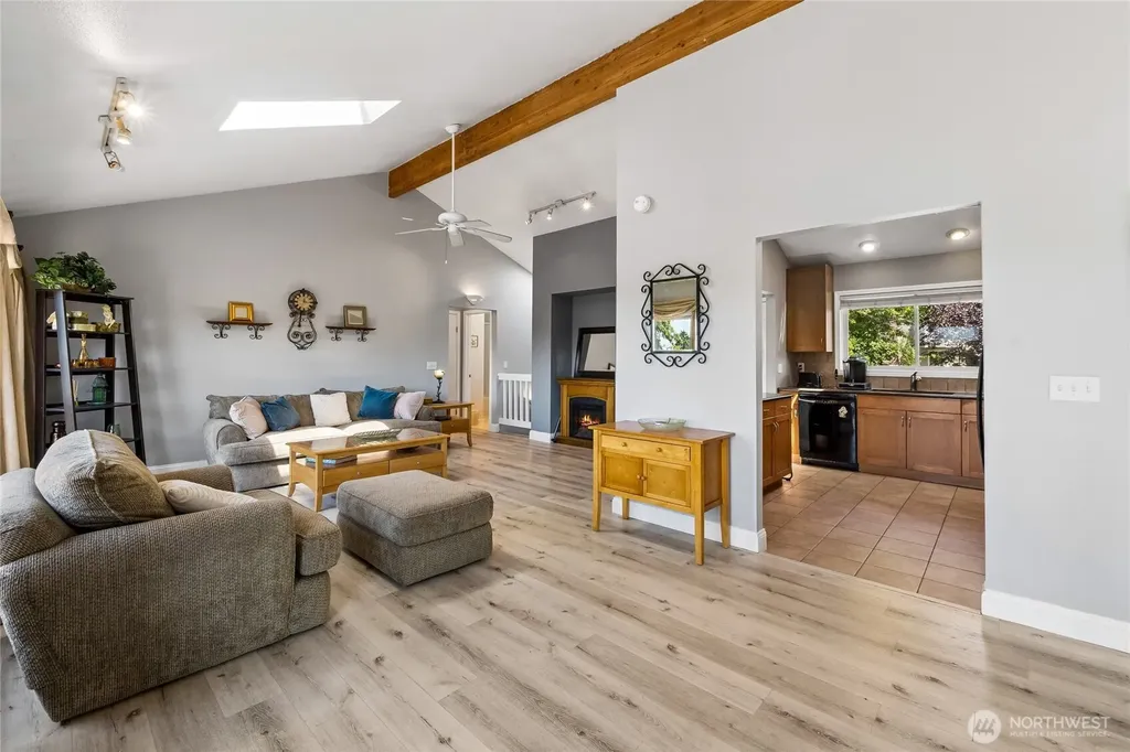 2610 NE 5th Court Renton WA 98056