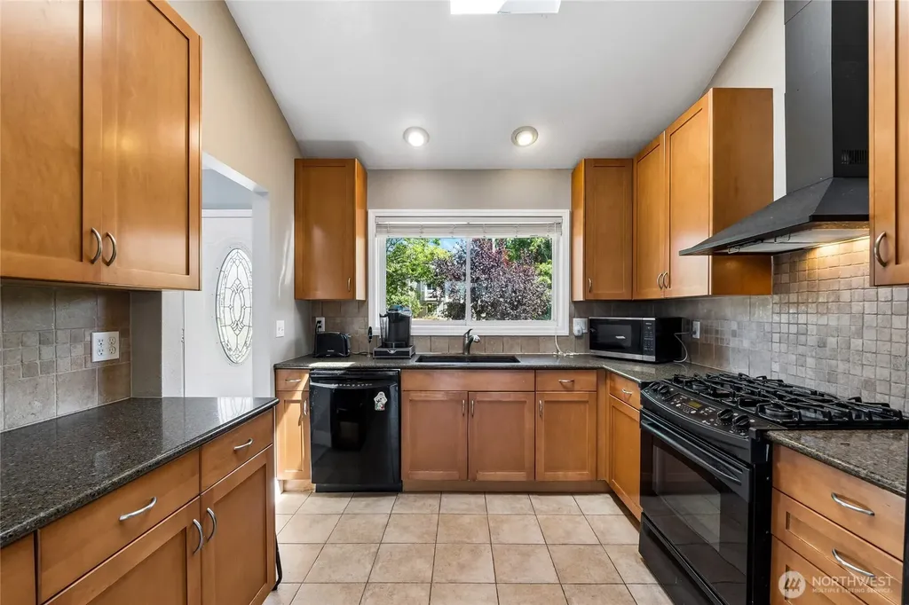 2610 NE 5th Court Renton WA 98056