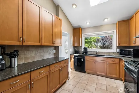 2610 NE 5th Court Renton WA 98056