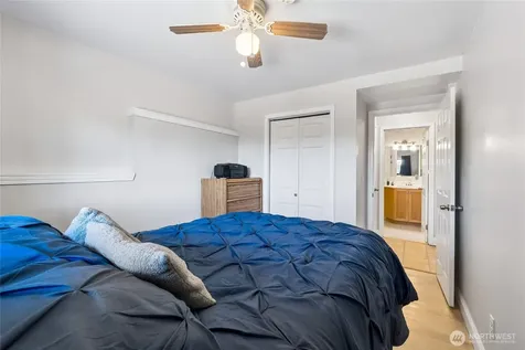 2610 NE 5th Court Renton WA 98056