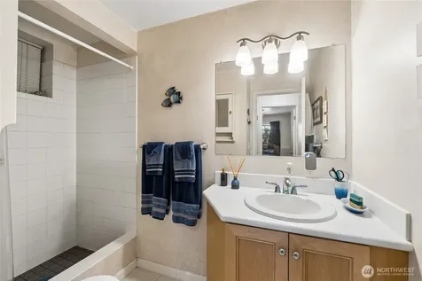 2610 NE 5th Court Renton WA 98056