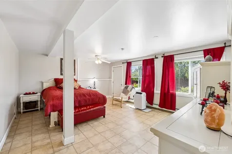 2610 NE 5th Court Renton WA 98056