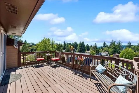 2610 NE 5th Court Renton WA 98056