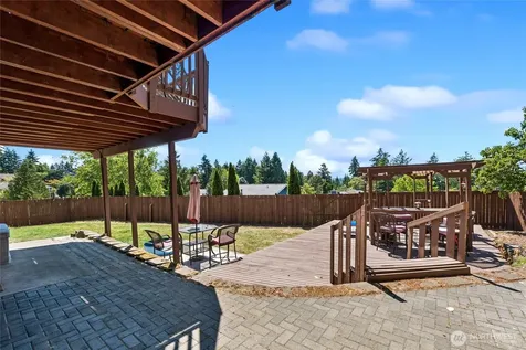 2610 NE 5th Court Renton WA 98056