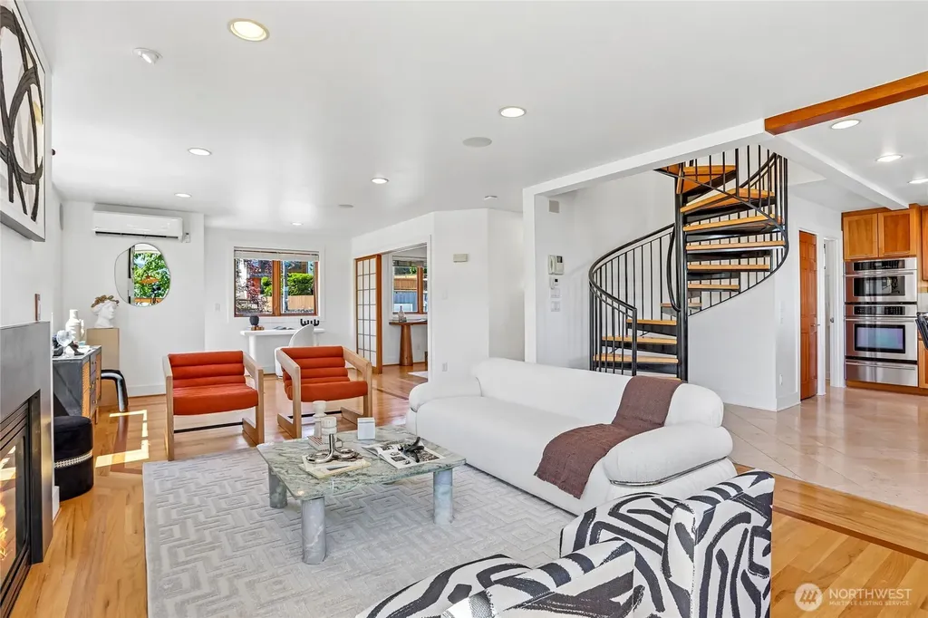 424 35th Avenue S Seattle WA 98144