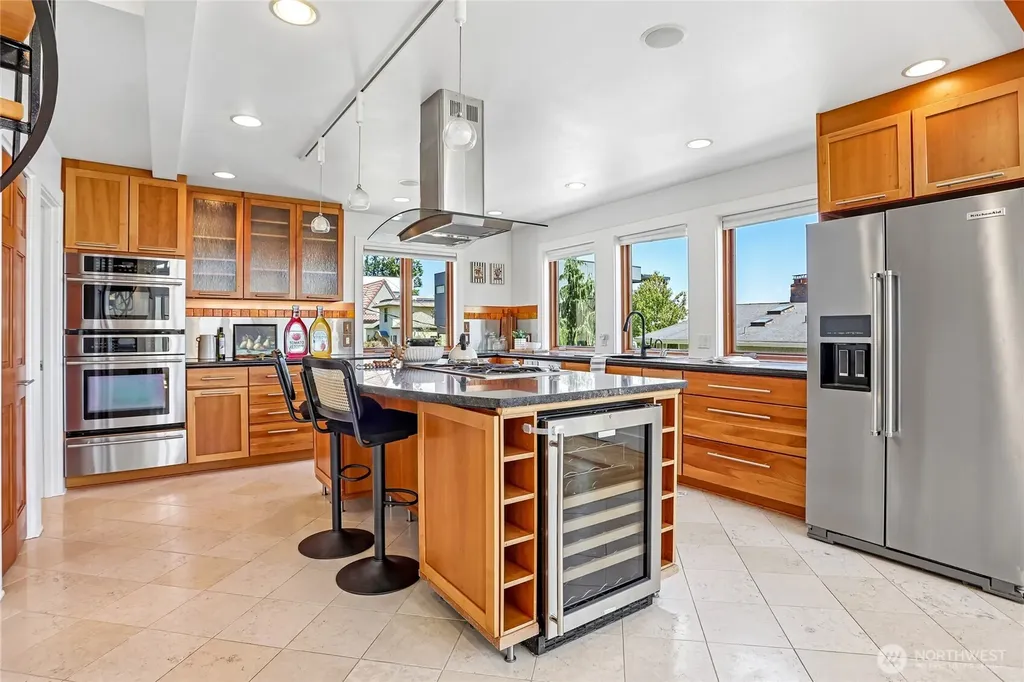 424 35th Avenue S Seattle WA 98144