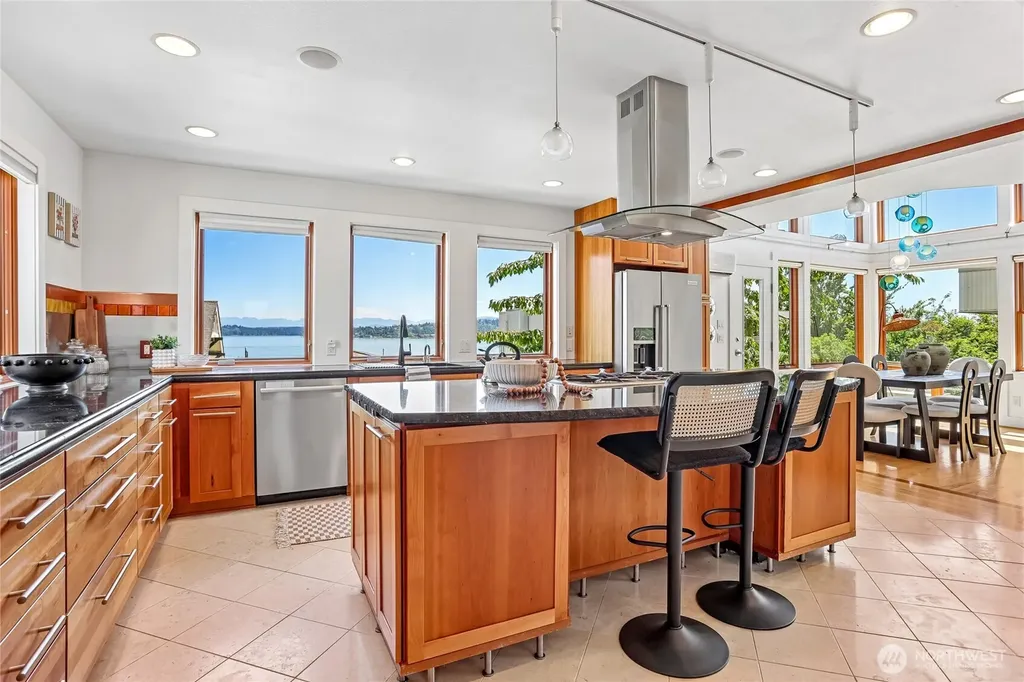 424 35th Avenue S Seattle WA 98144