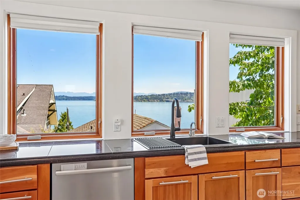 424 35th Avenue S Seattle WA 98144