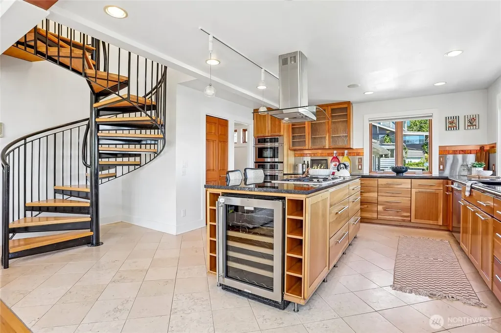 424 35th Avenue S Seattle WA 98144
