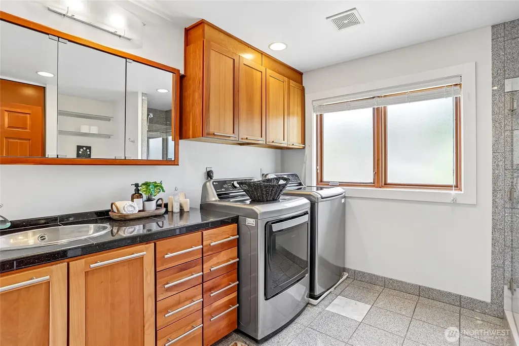424 35th Avenue S Seattle WA 98144
