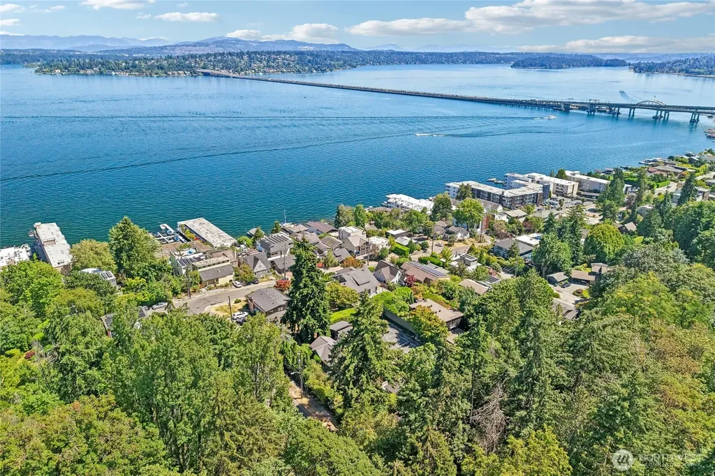 424 35th Avenue S Seattle WA 98144