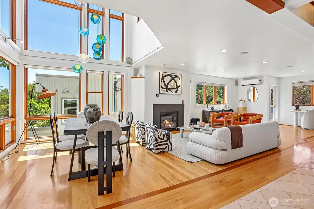 424 35th Avenue S Seattle WA 98144