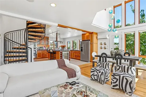 424 35th Avenue S Seattle WA 98144