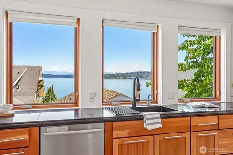 424 35th Avenue S Seattle WA 98144
