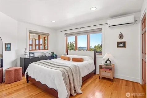 424 35th Avenue S Seattle WA 98144