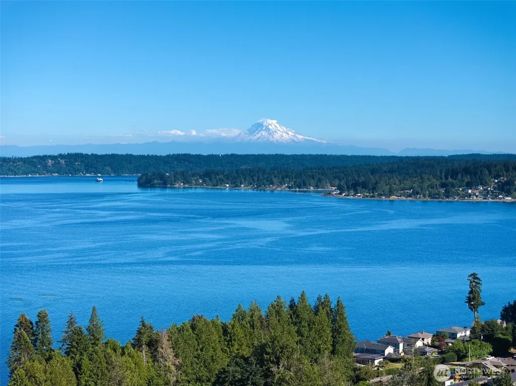 8064 E Commons Court Port Orchard WA 98366