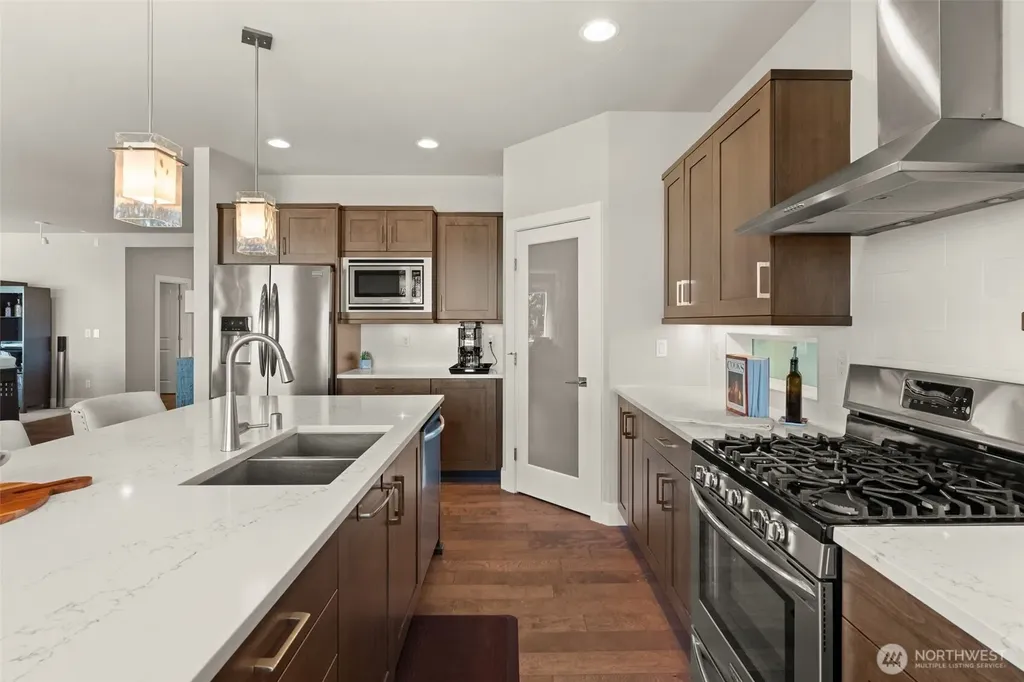 8064 E Commons Court Port Orchard WA 98366