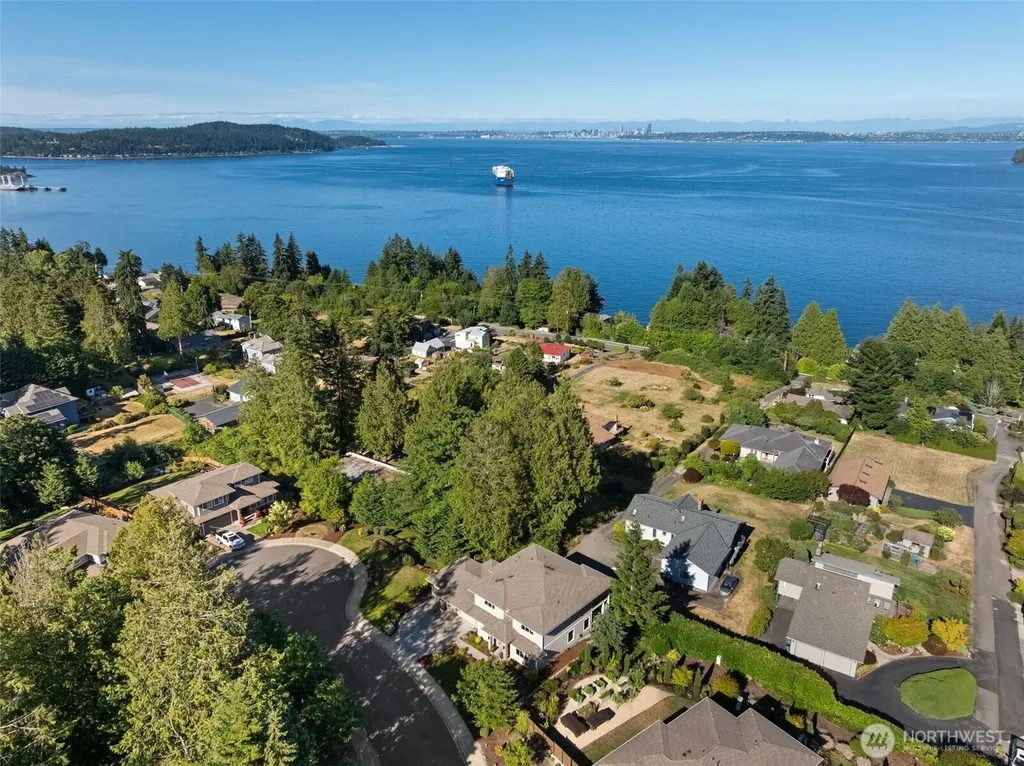 8064 E Commons Court Port Orchard WA 98366