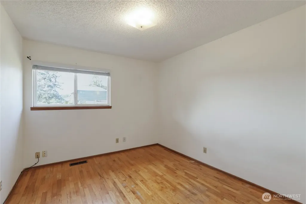 194 May Street W Port Orchard WA 98366