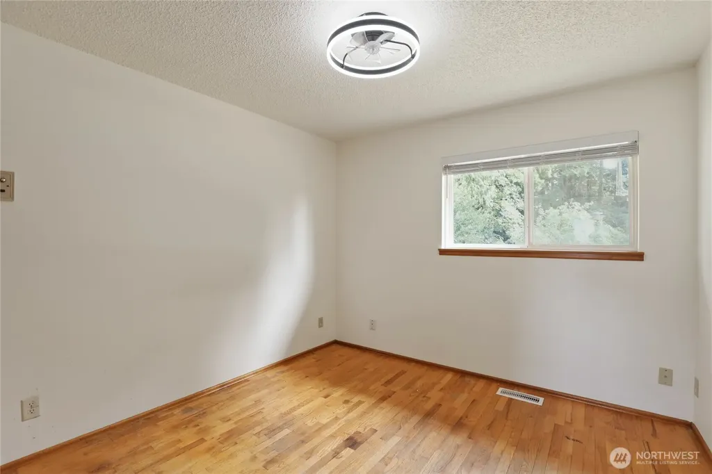 194 May Street W Port Orchard WA 98366