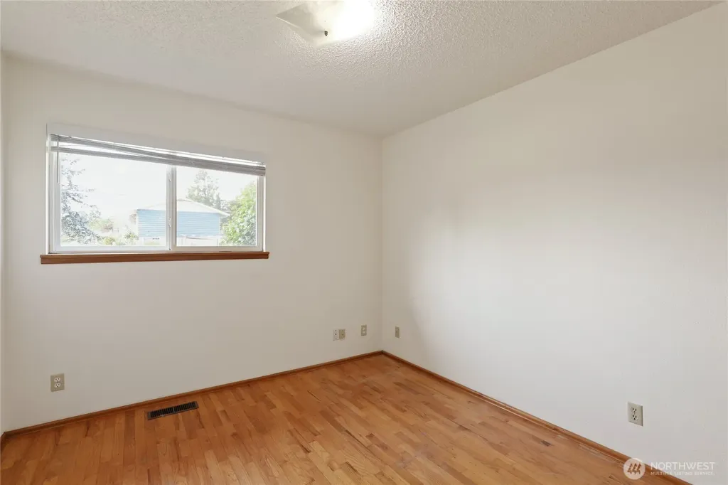 194 May Street W Port Orchard WA 98366
