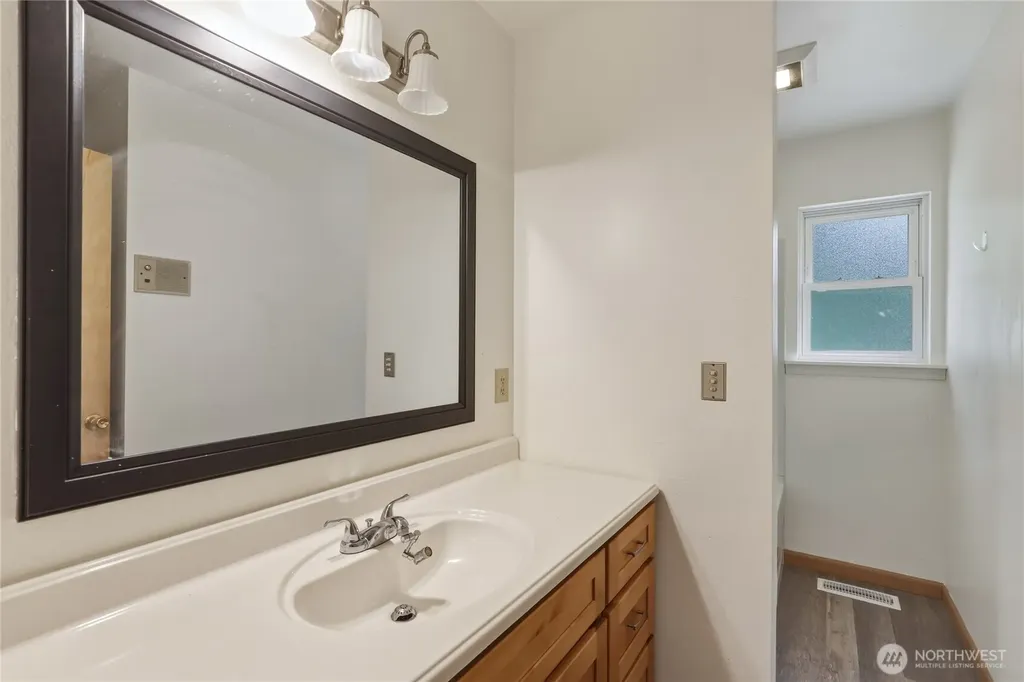 194 May Street W Port Orchard WA 98366