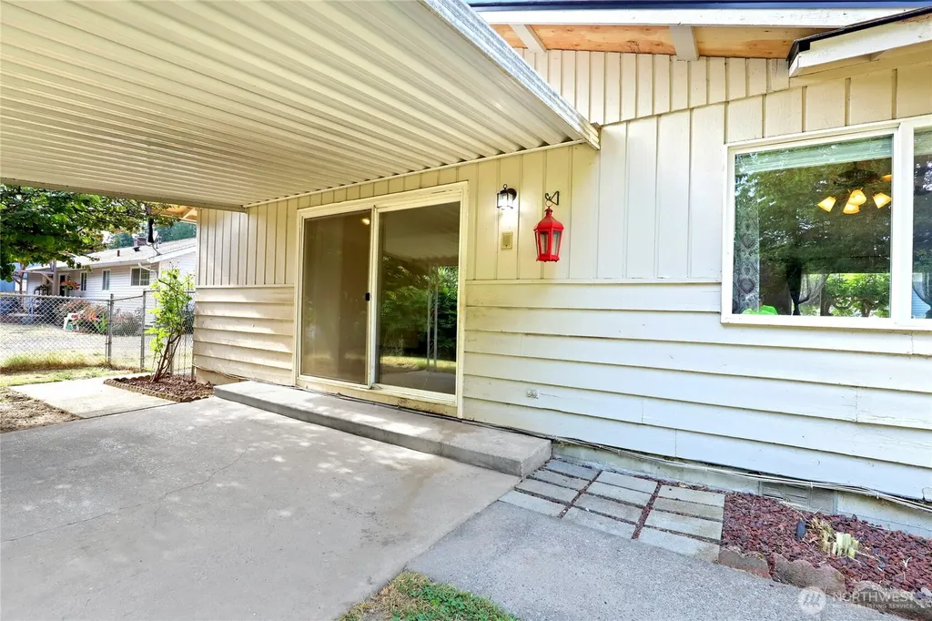 194 May Street W Port Orchard WA 98366