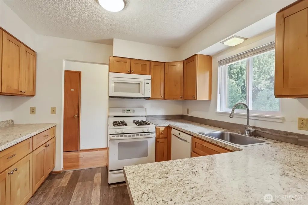 194 May Street W Port Orchard WA 98366