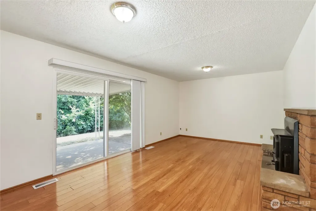194 May Street W Port Orchard WA 98366