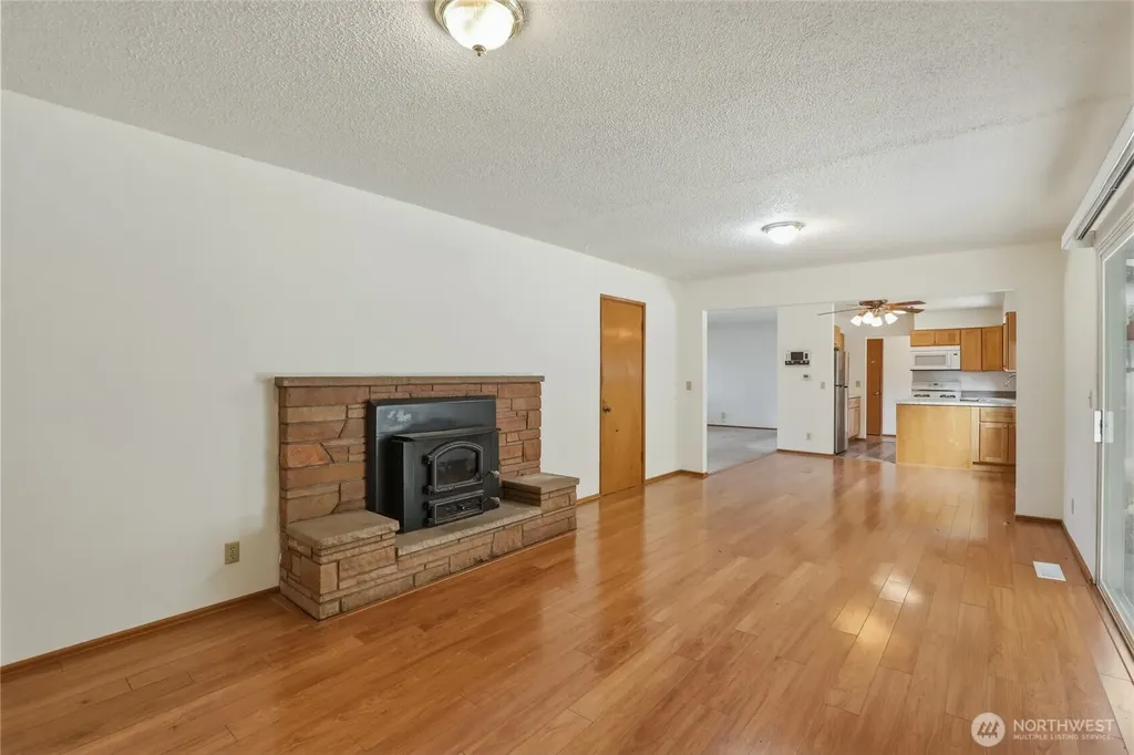 194 May Street W Port Orchard WA 98366