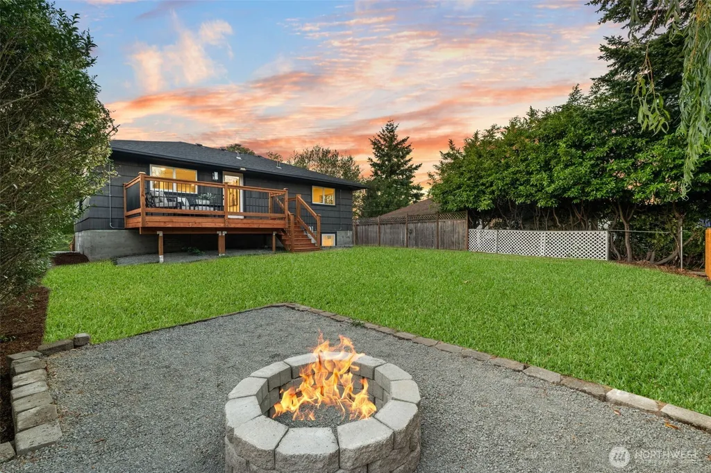 1621 N 103rd Street Seattle WA 98133