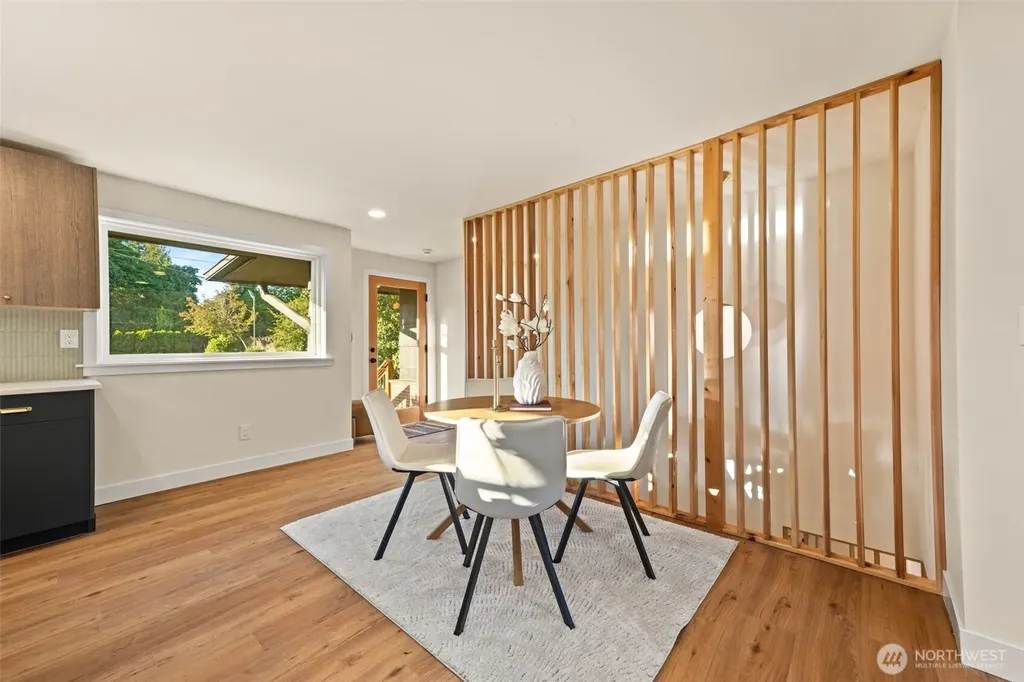 1621 N 103rd Street Seattle WA 98133