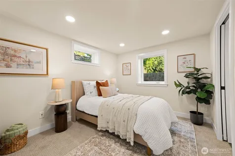 1621 N 103rd Street Seattle WA 98133