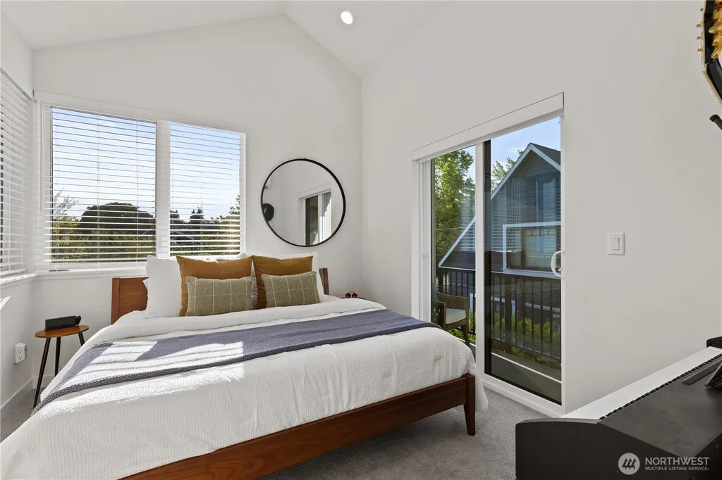 4218 Latona Avenue NE Seattle WA 98105