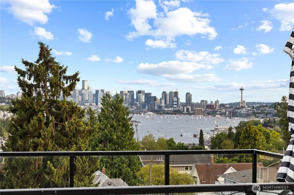 4218 Latona Avenue NE Seattle WA 98105